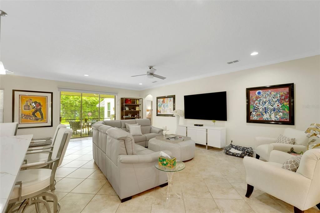 En Venta: $999,000 (4 camas, 3 baños, 3261 Pies cuadrados)