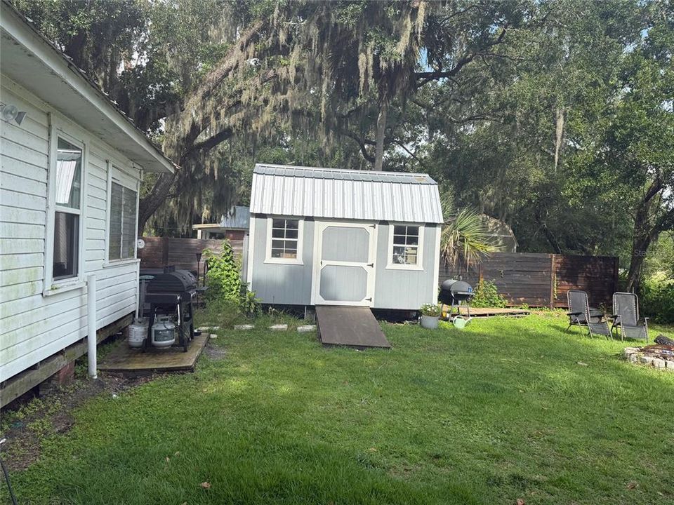 For Sale: $189,900 (2 beds, 1 baths, 688 Square Feet)