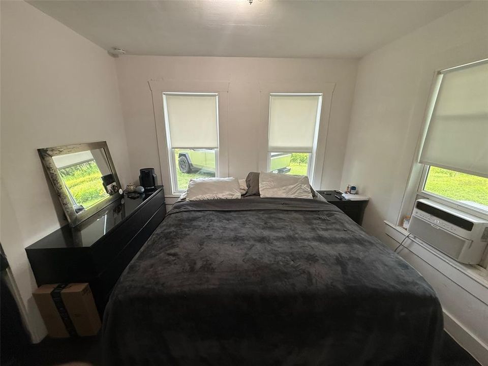 For Sale: $189,900 (2 beds, 1 baths, 688 Square Feet)