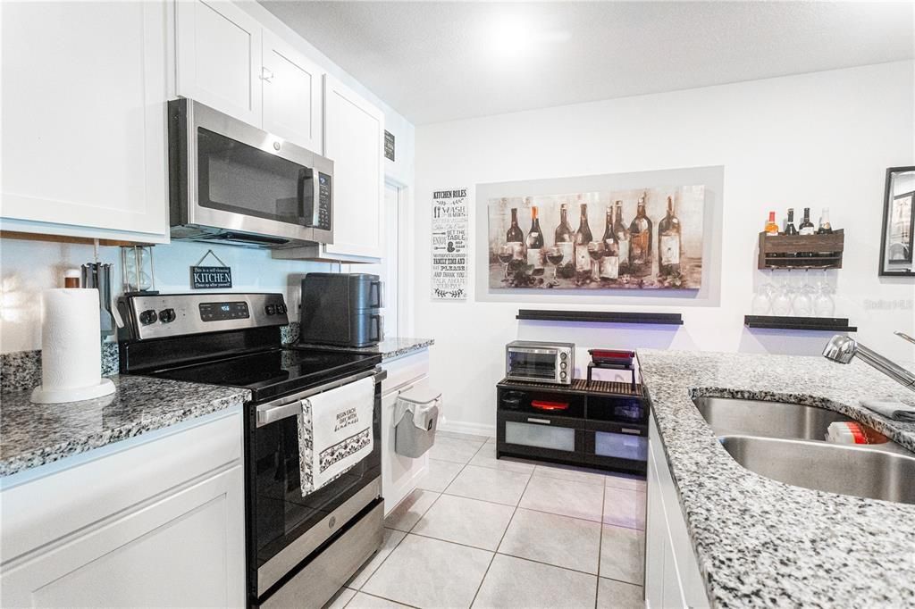 For Sale: $334,900 (3 beds, 2 baths, 1580 Square Feet)