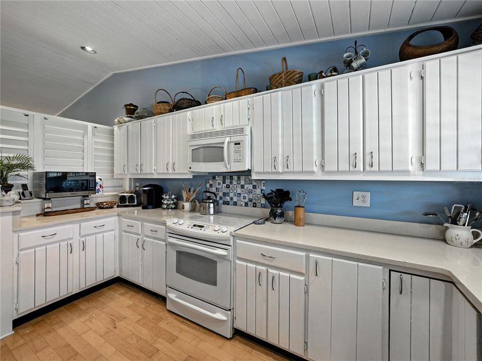 待售: $165,000 (2 贝兹, 2 浴室, 1280 平方英尺)