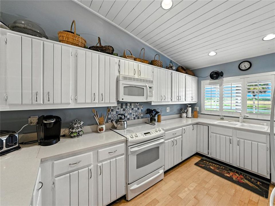 待售: $165,000 (2 贝兹, 2 浴室, 1280 平方英尺)