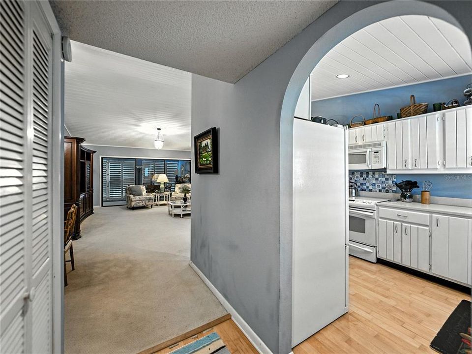 待售: $165,000 (2 贝兹, 2 浴室, 1280 平方英尺)