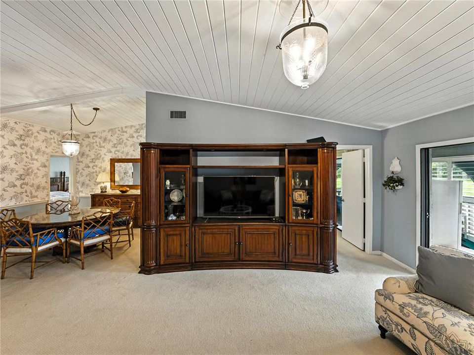 待售: $165,000 (2 贝兹, 2 浴室, 1280 平方英尺)