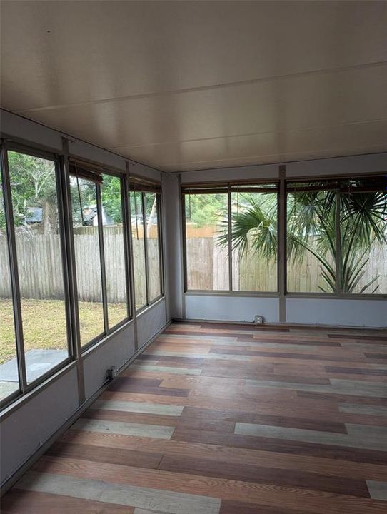 待售: $274,900 (3 贝兹, 0 浴室, 1175 平方英尺)