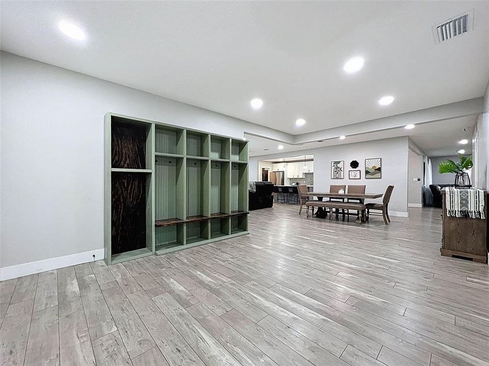 待售: $750,000 (3 贝兹, 2 浴室, 2471 平方英尺)