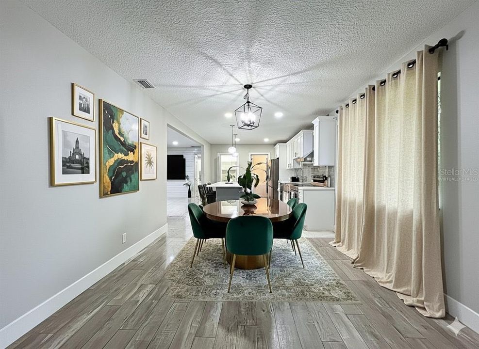 待售: $750,000 (3 贝兹, 2 浴室, 2471 平方英尺)