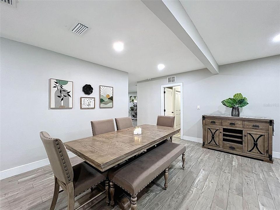 待售: $750,000 (3 贝兹, 2 浴室, 2471 平方英尺)