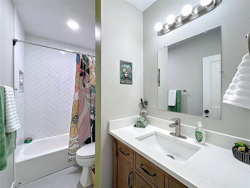 待售: $750,000 (3 贝兹, 2 浴室, 2471 平方英尺)