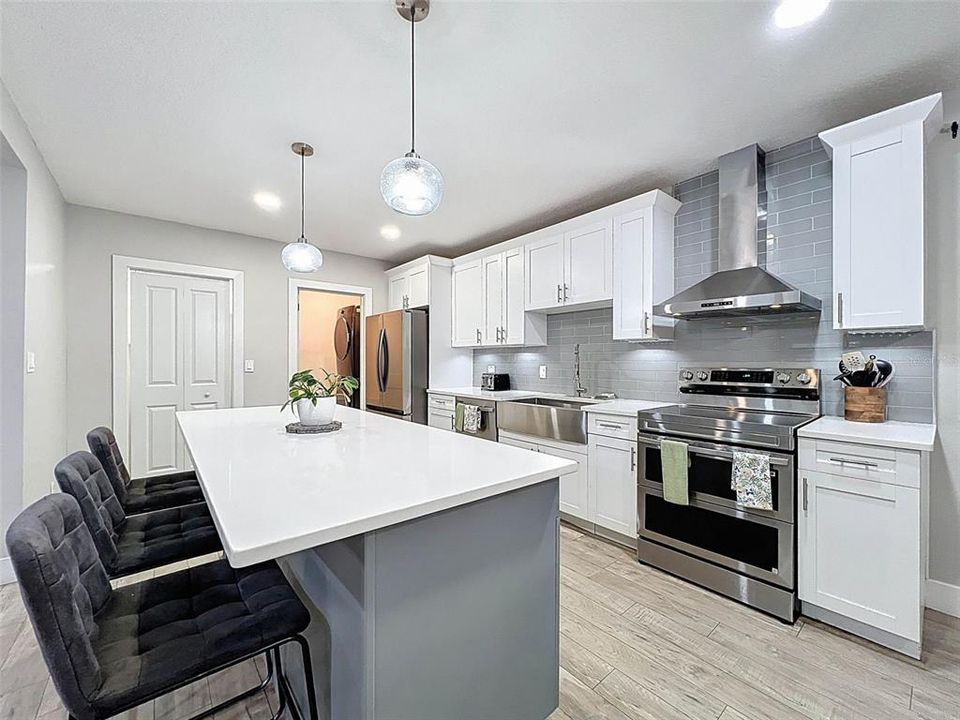 待售: $750,000 (3 贝兹, 2 浴室, 2471 平方英尺)