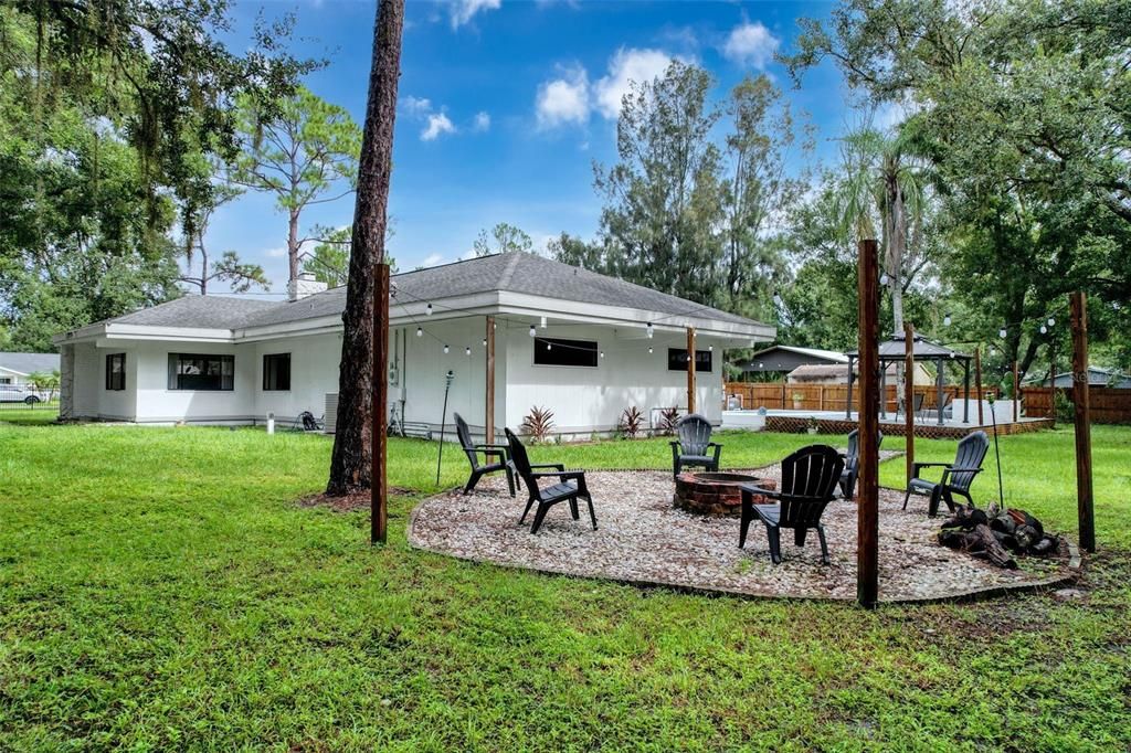 待售: $750,000 (3 贝兹, 2 浴室, 2471 平方英尺)