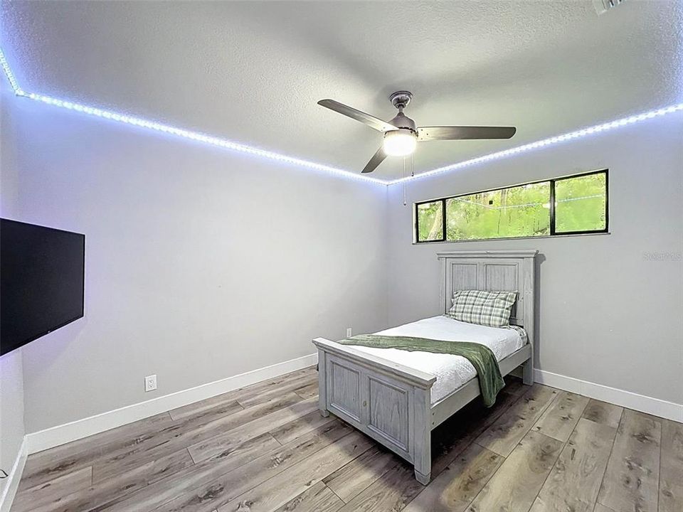 待售: $750,000 (3 贝兹, 2 浴室, 2471 平方英尺)