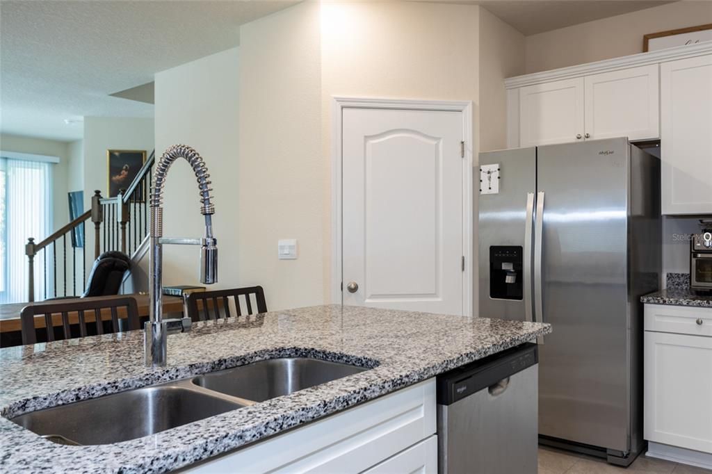 For Sale: $260,000 (3 beds, 2 baths, 1756 Square Feet)