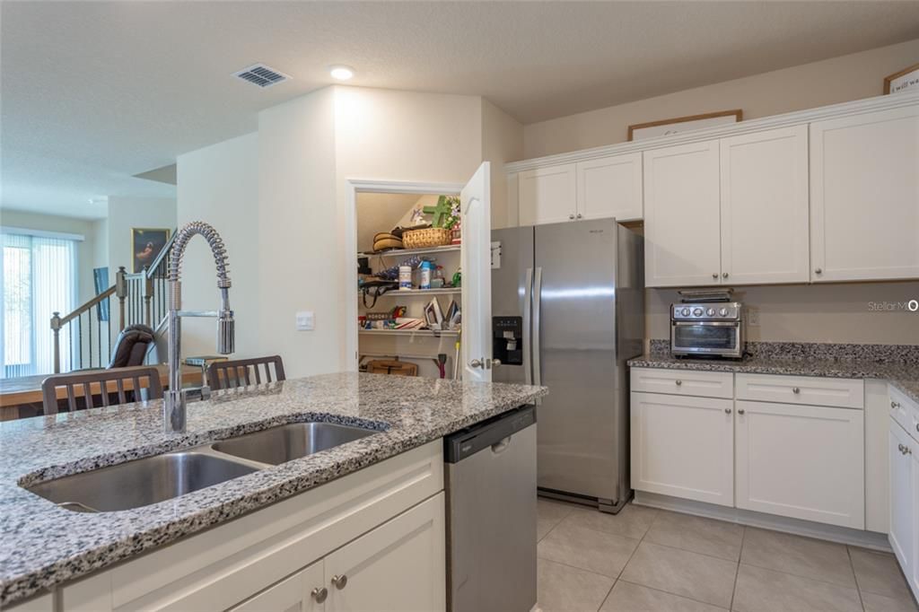 For Sale: $260,000 (3 beds, 2 baths, 1756 Square Feet)