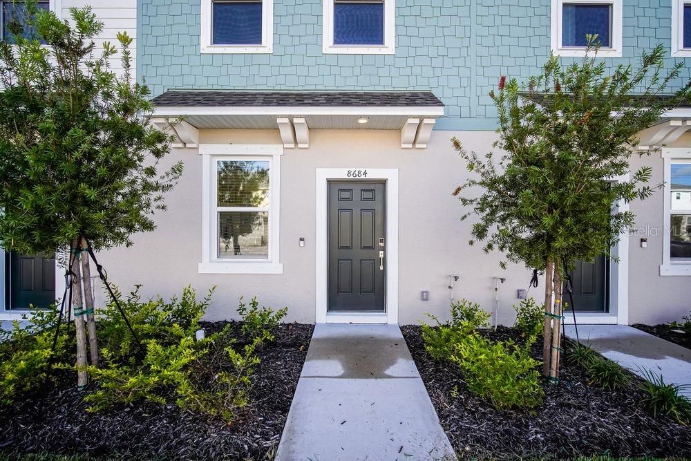 Active With Contract: $249,000 (2 beds, 2 baths, 1178 Square Feet)