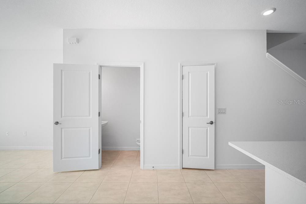 Active With Contract: $249,000 (2 beds, 2 baths, 1178 Square Feet)