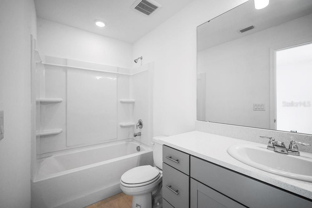 Active With Contract: $249,000 (2 beds, 2 baths, 1178 Square Feet)