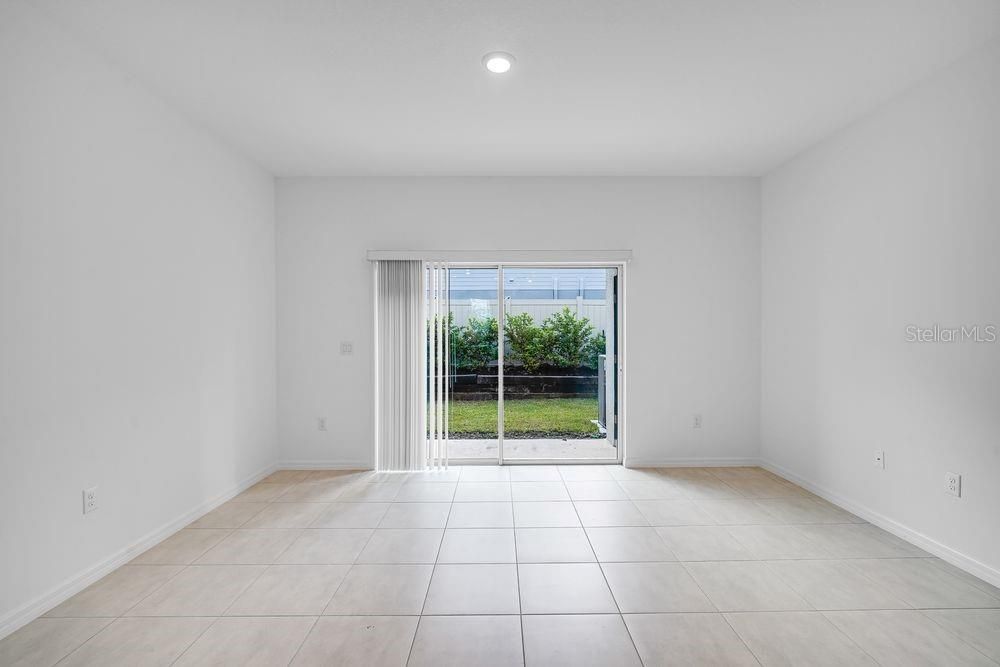 Active With Contract: $249,000 (2 beds, 2 baths, 1178 Square Feet)