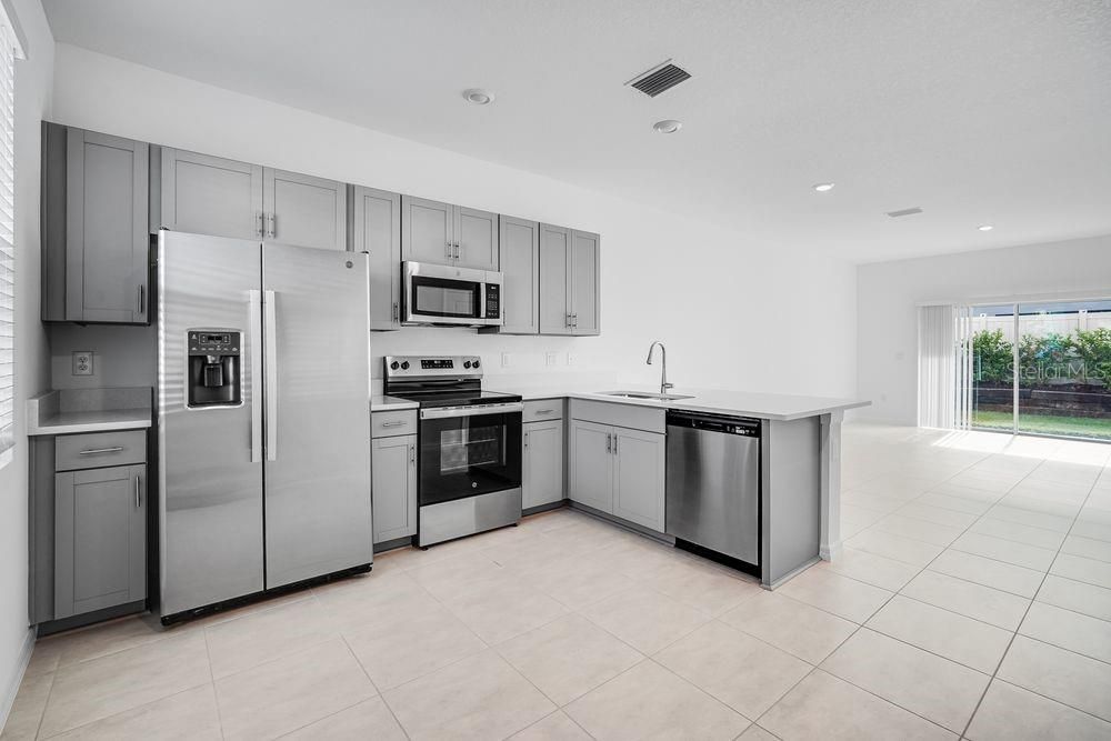 Active With Contract: $249,000 (2 beds, 2 baths, 1178 Square Feet)