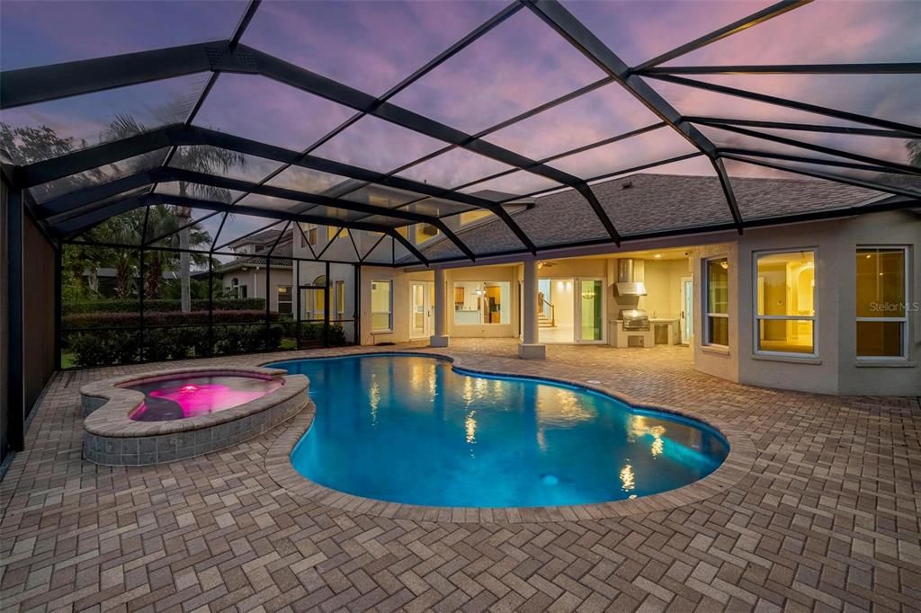 En Venta: $1,099,000 (4 camas, 4 baños, 3709 Pies cuadrados)