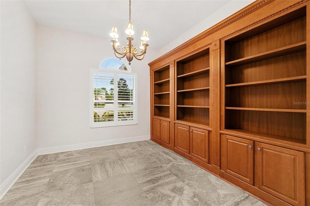 En Venta: $1,099,000 (4 camas, 4 baños, 3709 Pies cuadrados)