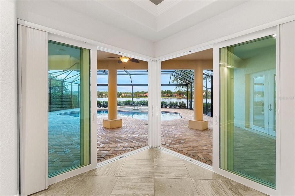 En Venta: $1,099,000 (4 camas, 4 baños, 3709 Pies cuadrados)