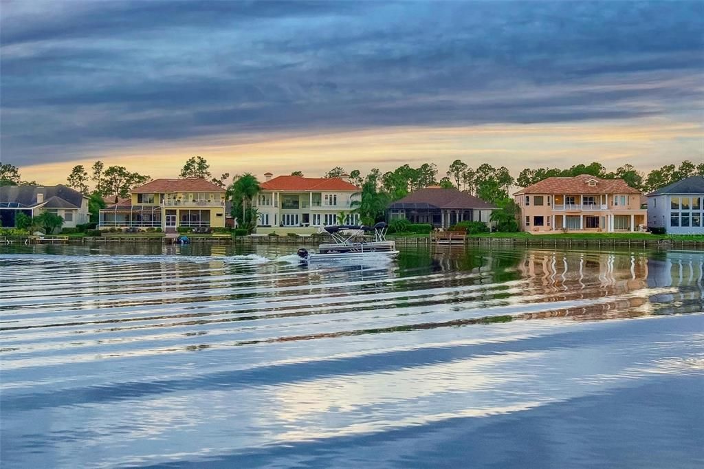 En Venta: $1,099,000 (4 camas, 4 baños, 3709 Pies cuadrados)