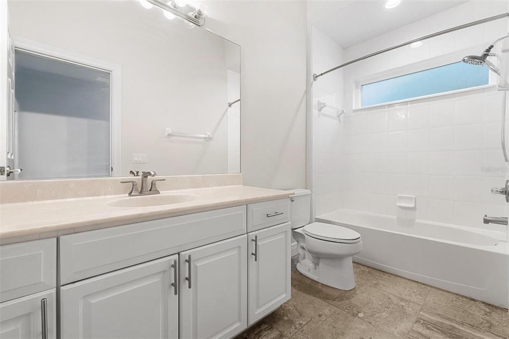 En Venta: $1,099,000 (4 camas, 4 baños, 3709 Pies cuadrados)