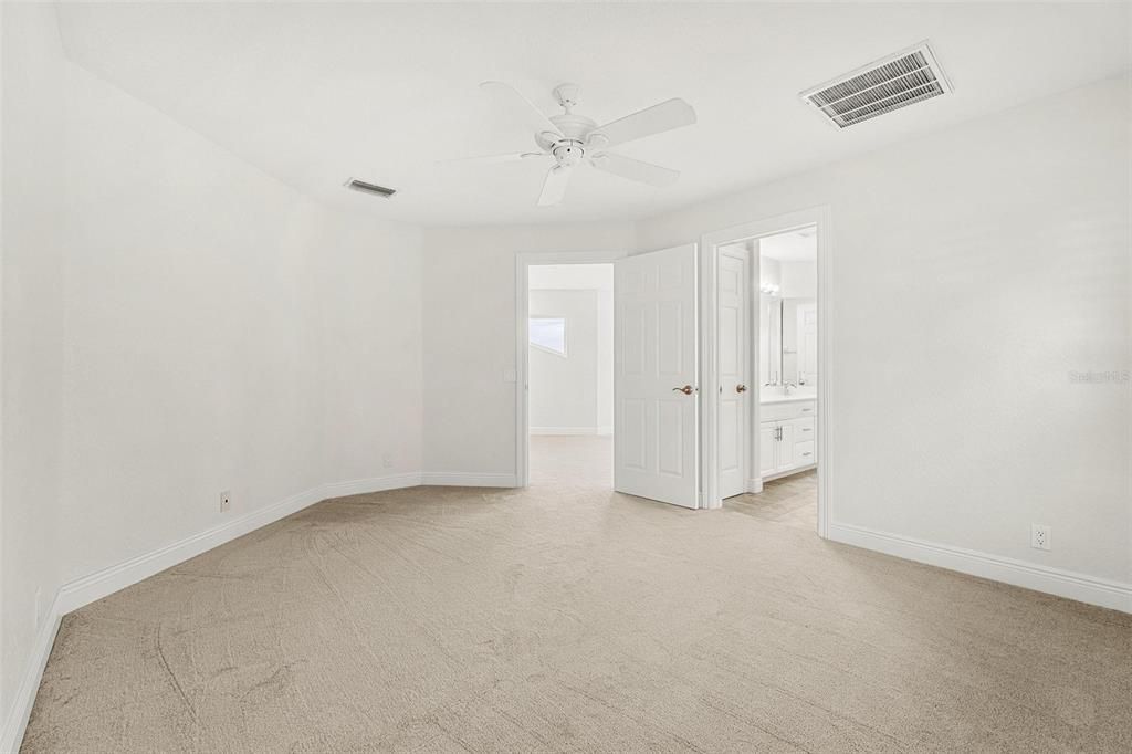 En Venta: $1,099,000 (4 camas, 4 baños, 3709 Pies cuadrados)