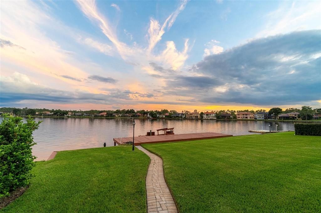 En Venta: $1,099,000 (4 camas, 4 baños, 3709 Pies cuadrados)