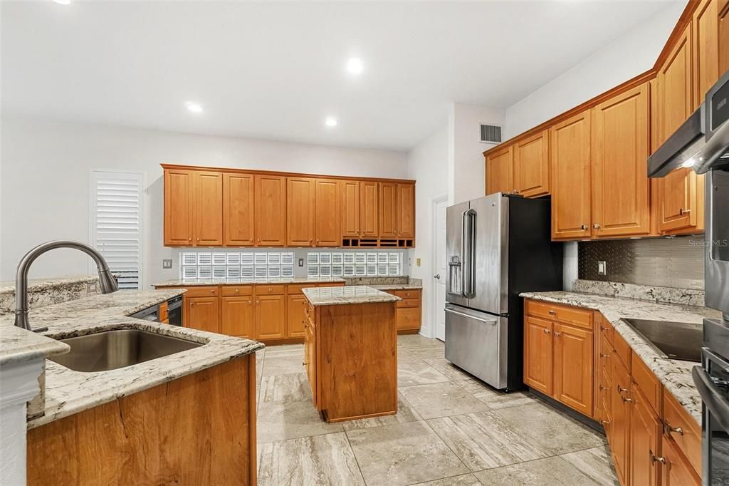 En Venta: $1,099,000 (4 camas, 4 baños, 3709 Pies cuadrados)