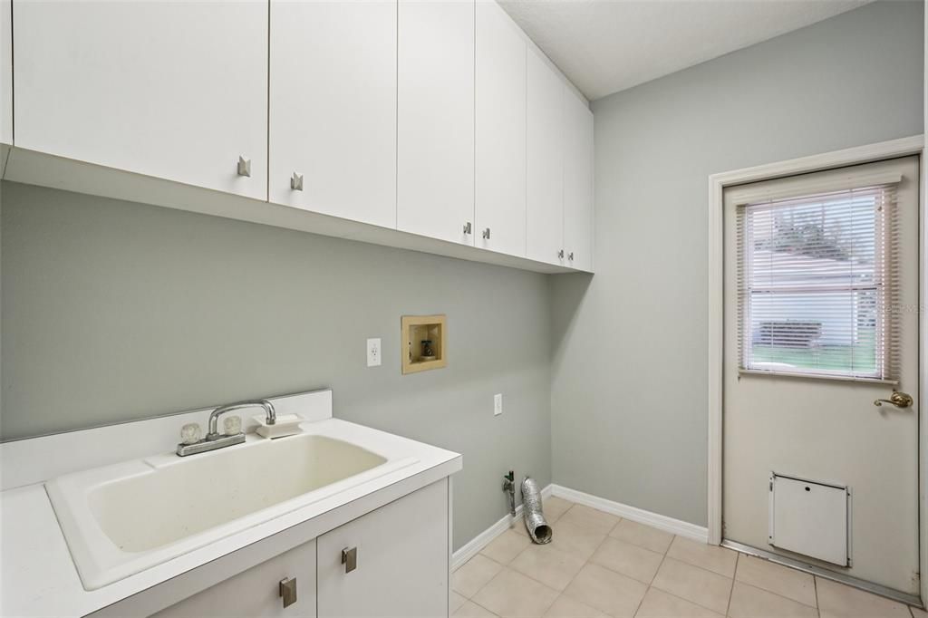 Active With Contract: $699,900 (4 beds, 3 baths, 2655 Square Feet)