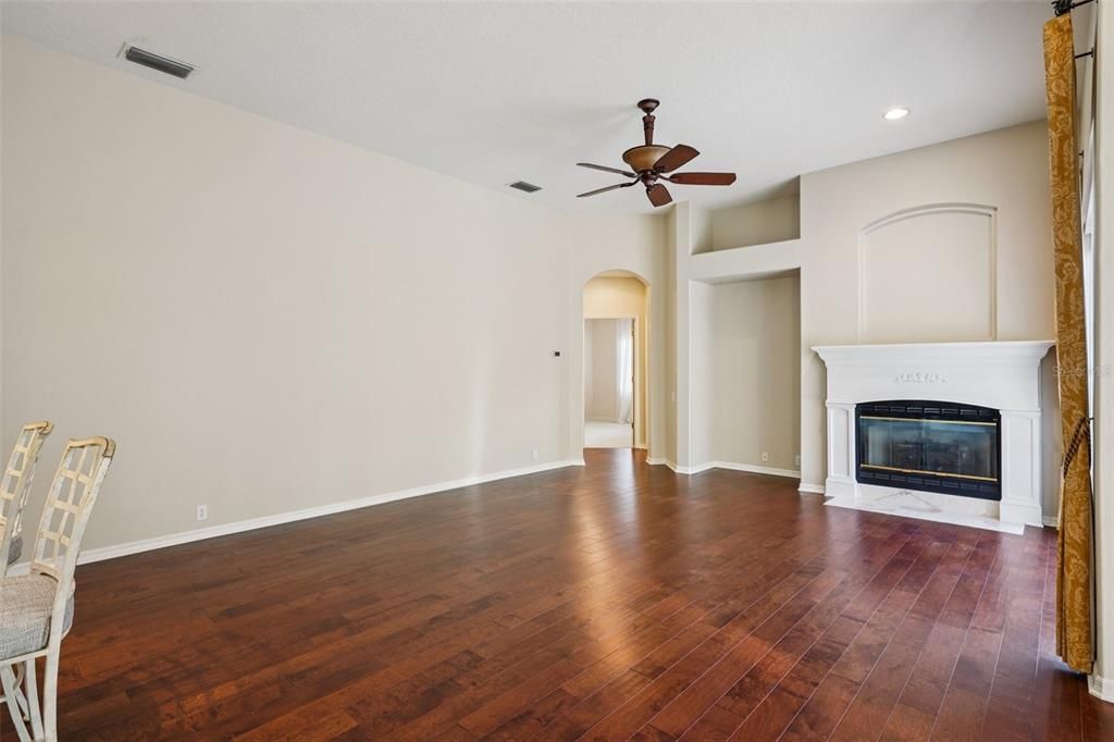 Active With Contract: $699,900 (4 beds, 3 baths, 2655 Square Feet)