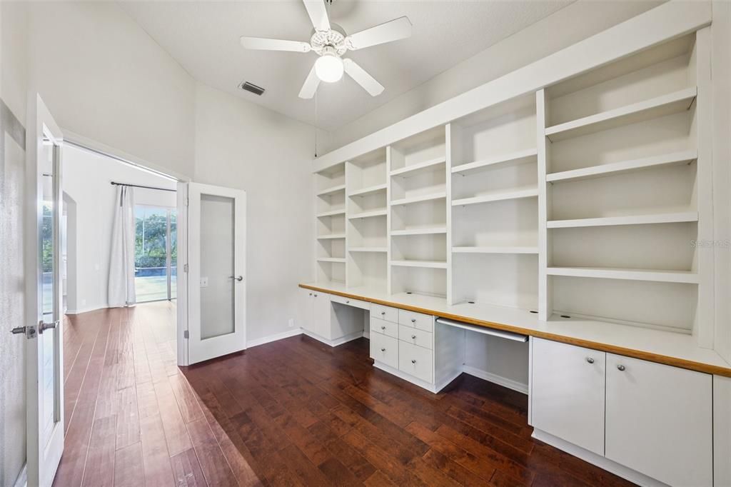 Active With Contract: $699,900 (4 beds, 3 baths, 2655 Square Feet)