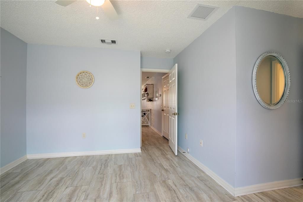 En Venta: $142,900 (1 camas, 1 baños, 588 Pies cuadrados)