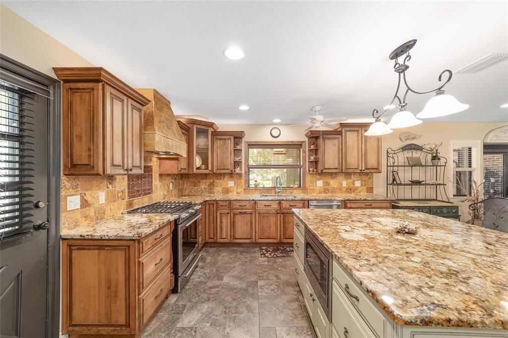 For Sale: $727,000 (3 beds, 2 baths, 2358 Square Feet)