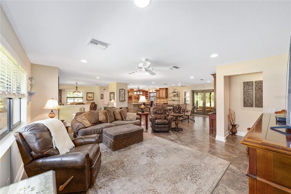 For Sale: $727,000 (3 beds, 2 baths, 2358 Square Feet)