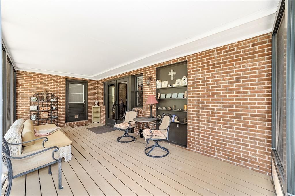 For Sale: $727,000 (3 beds, 2 baths, 2358 Square Feet)