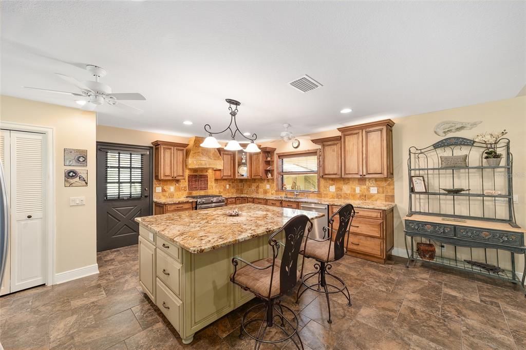 For Sale: $727,000 (3 beds, 2 baths, 2358 Square Feet)