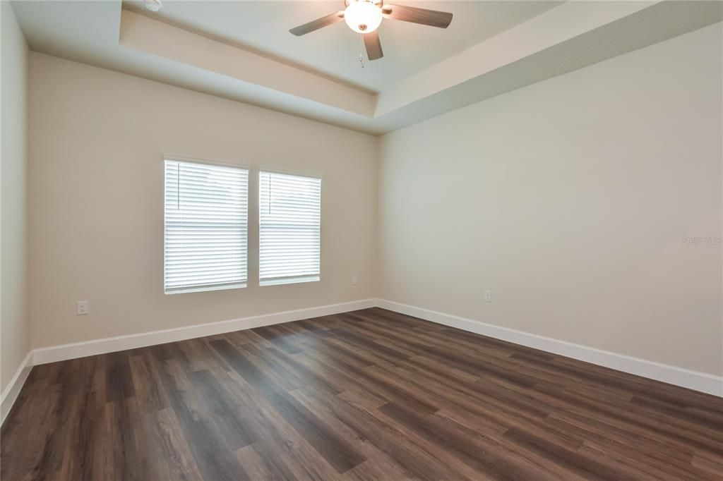 合同活跃: $345,000 (3 贝兹, 2 浴室, 1572 平方英尺)