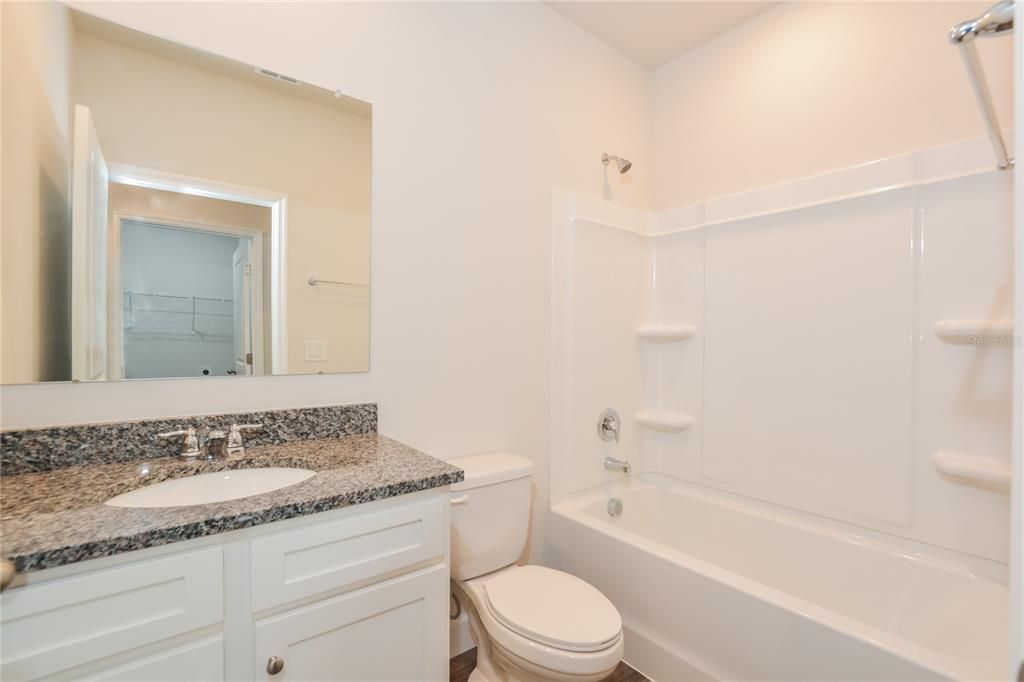 合同活跃: $345,000 (3 贝兹, 2 浴室, 1572 平方英尺)