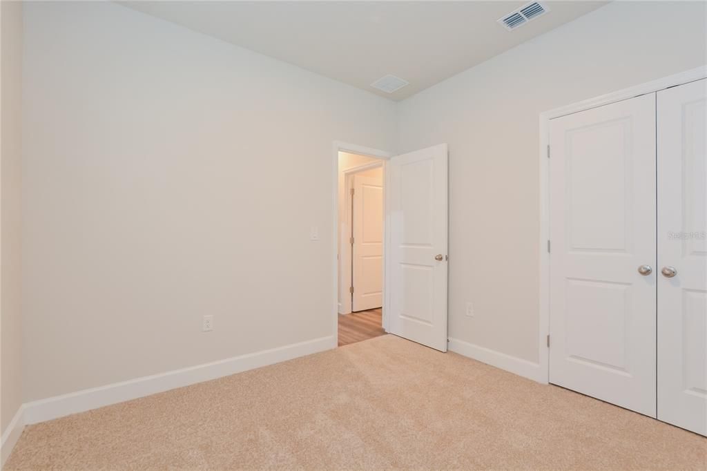 合同活跃: $345,000 (3 贝兹, 2 浴室, 1572 平方英尺)