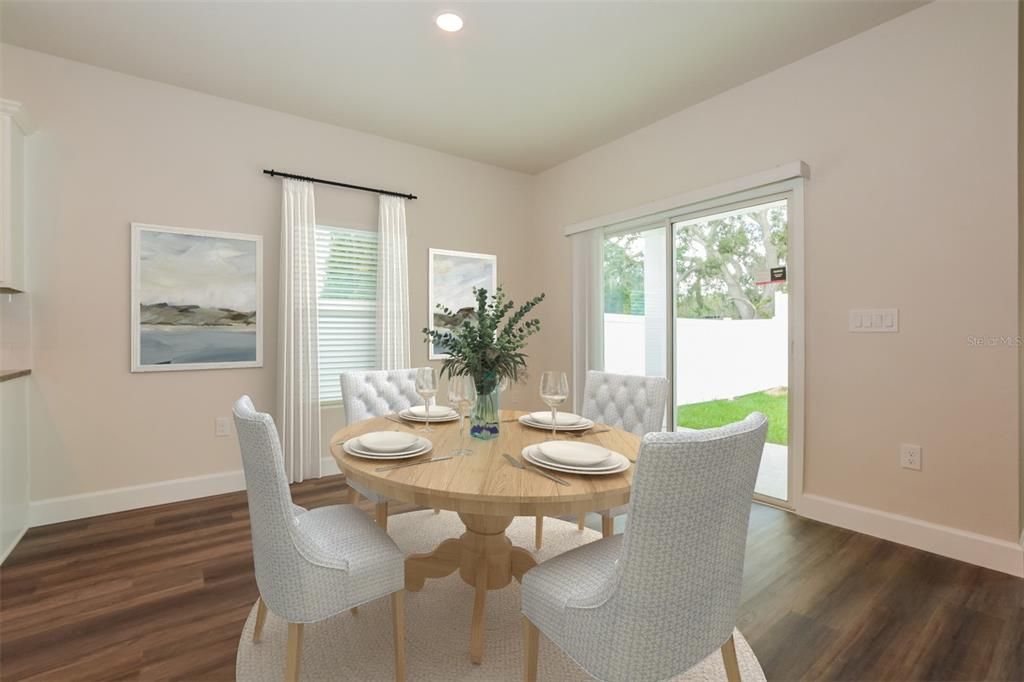 合同活跃: $345,000 (3 贝兹, 2 浴室, 1572 平方英尺)