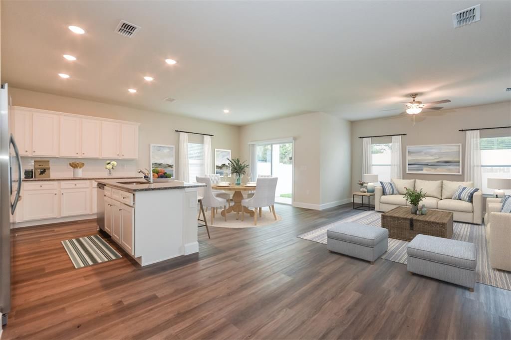 合同活跃: $345,000 (3 贝兹, 2 浴室, 1572 平方英尺)