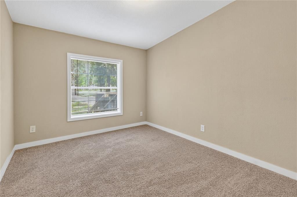 Activo con contrato: $289,000 (4 camas, 2 baños, 2240 Pies cuadrados)