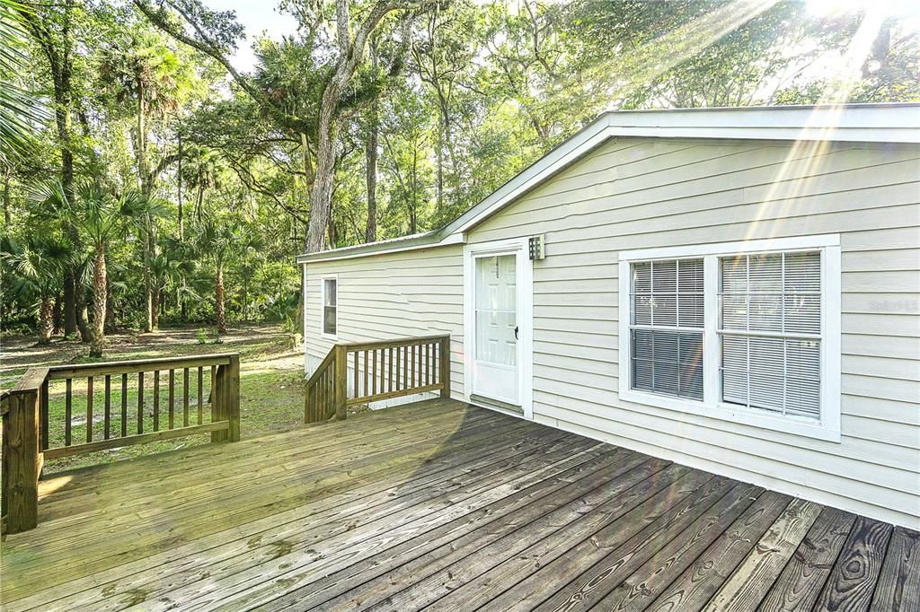 Activo con contrato: $289,000 (4 camas, 2 baños, 2240 Pies cuadrados)