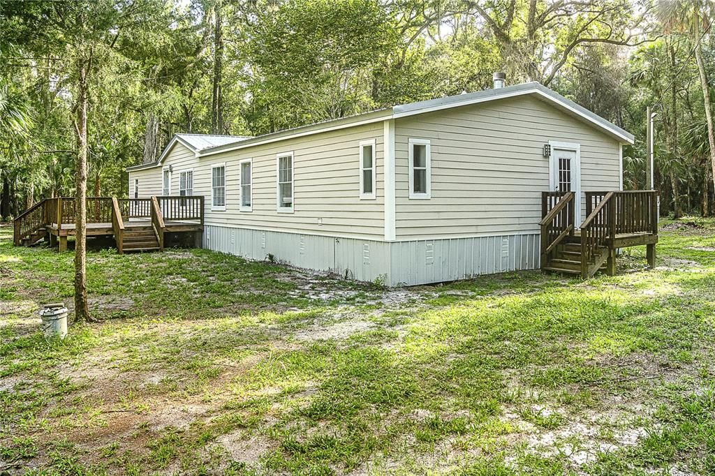 Activo con contrato: $289,000 (4 camas, 2 baños, 2240 Pies cuadrados)