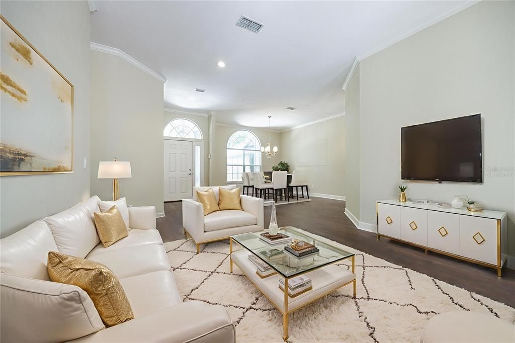 合同活跃: $630,000 (4 贝兹, 2 浴室, 2604 平方英尺)