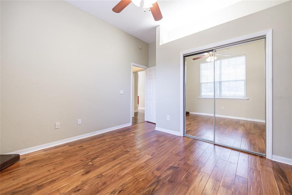 合同活跃: $630,000 (4 贝兹, 2 浴室, 2604 平方英尺)