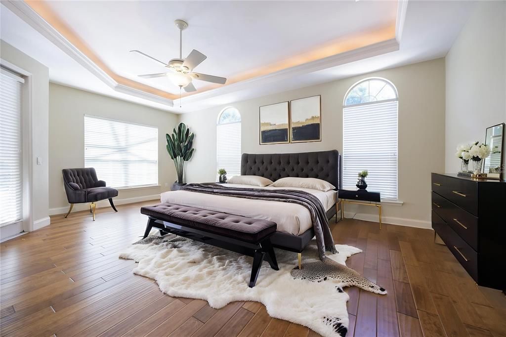 合同活跃: $630,000 (4 贝兹, 2 浴室, 2604 平方英尺)